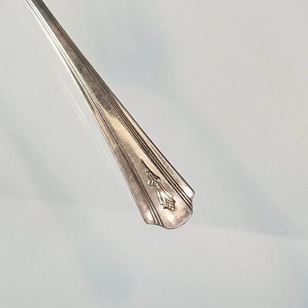 Peerless Oneida Silver Plate 1933 Charmion Pattern Serving Fork 8.25 in